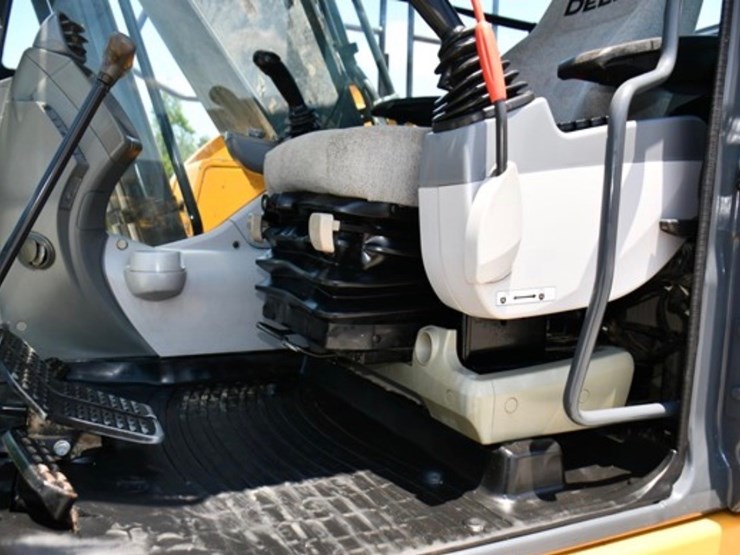 2019-deere-160g-lc-image-16