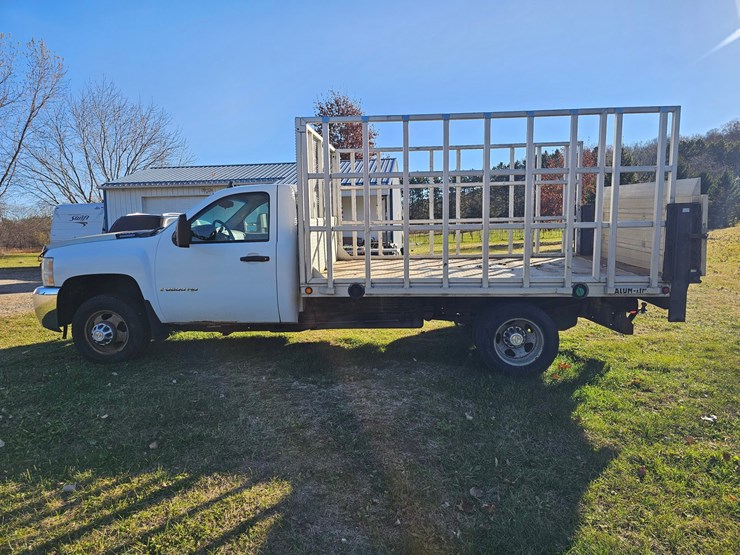 2009-chevrolet-3500-image-8