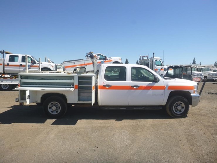 2009-chevrolet-3500-image-7