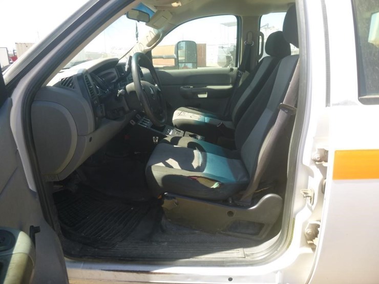 2008-gmc-3500-image-10
