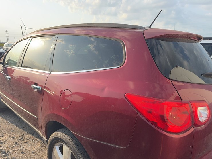 2010-chevrolet-traverse-image-15