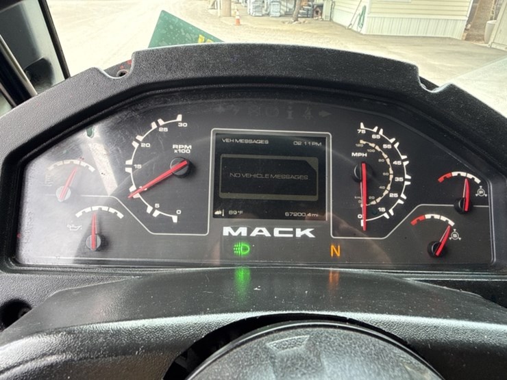 2018-mack-lr-rear-loading-trash-truck-image-46