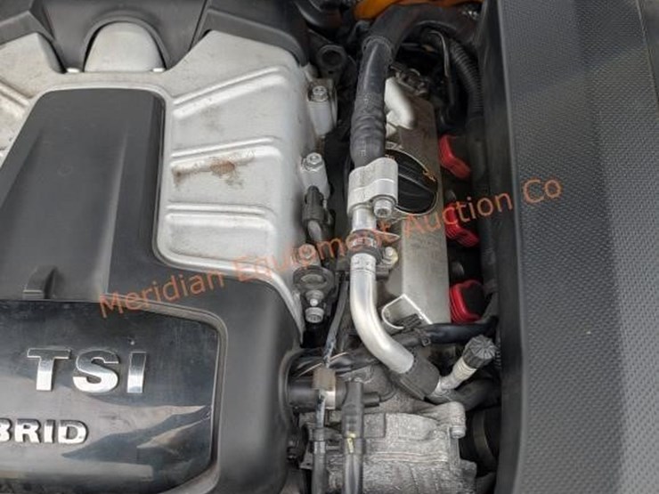 2013-volkswagen-touareg-image-41