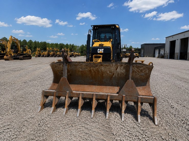 2016-caterpillar-d5k2-lgp-image-2