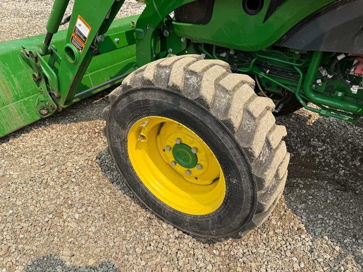 2023-john-deere-4052r-image-18