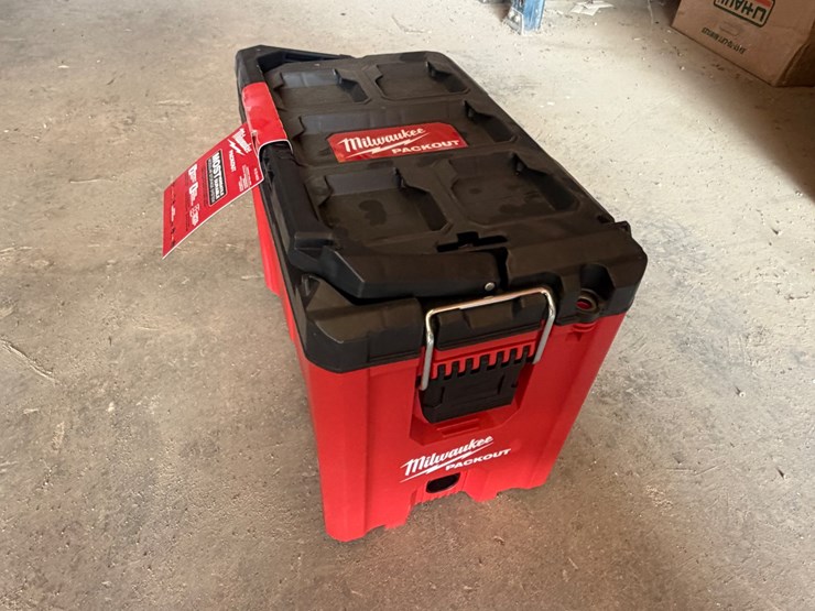 #12-•-milwaukee-packout-image-2