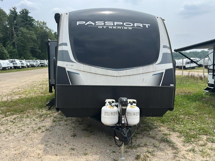 #142-•-2022-keystone-passport-grand-touring-series-2870rl-camper-image-2