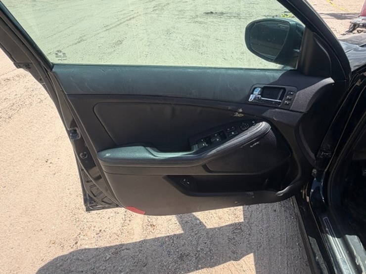 #83572-•-2013-kia-optima-image-33