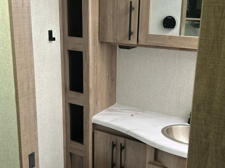 #140-•-2025-grand-design-imagine-xls-22mle-camper-image-51