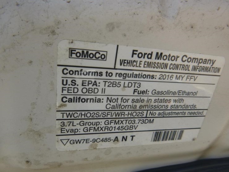 2016-ford-explorer-image-12