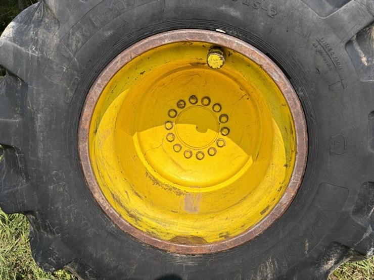 2015-deere-648l-image-29