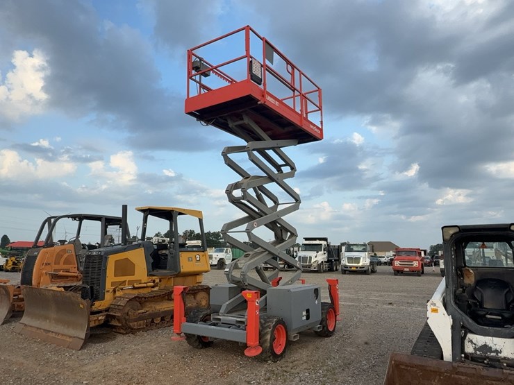 skyjack-sj6832rt-image-1