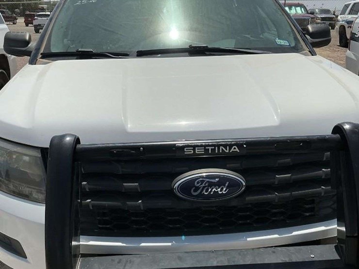 2018-ford-explorer-image-3