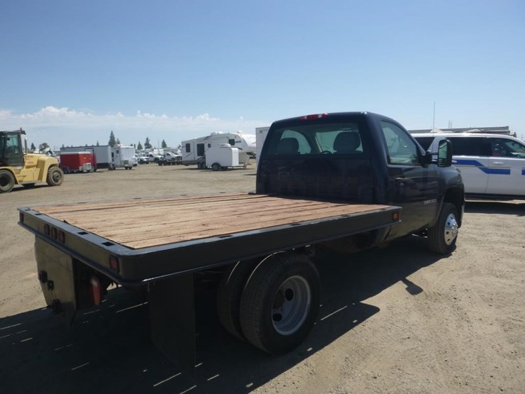 2009-gmc-3500hd-image-3