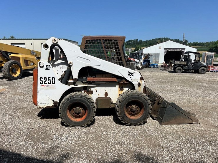 2005-bobcat-s250-image-7