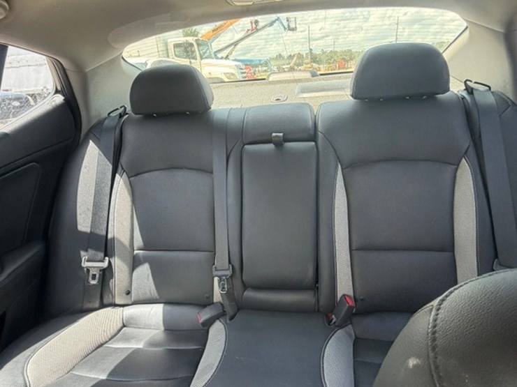 #83572-•-2013-kia-optima-image-39