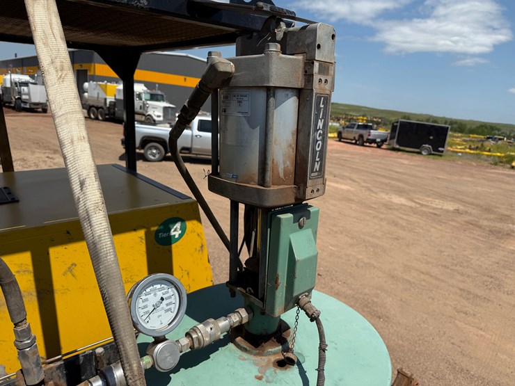 meyer-20k-psi-high-flow-grease-unit-mtd-on-2008-temc-14’x102”-t/a-bp-trailer-image-17