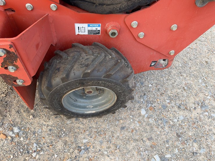 ditch-witch-c12-image-9