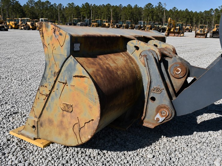 2017-deere-644k-image-3