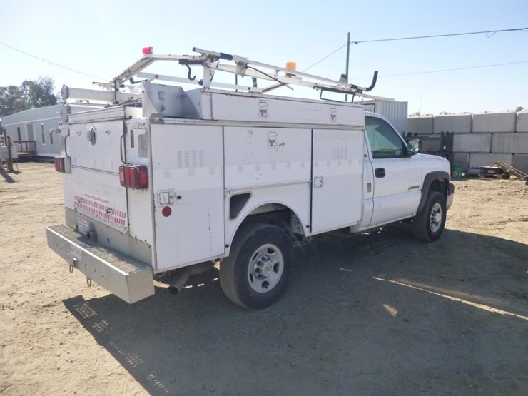 2003-chevrolet-silverado-2500hd-image-4