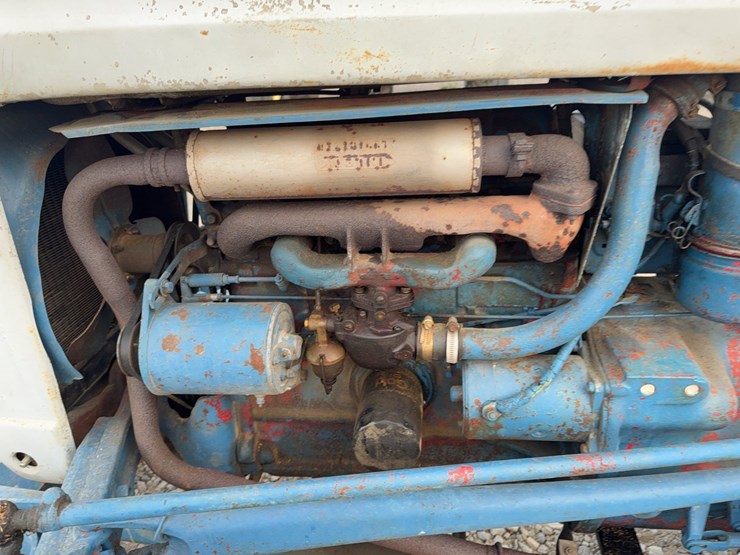 1957-ford-800-image-21