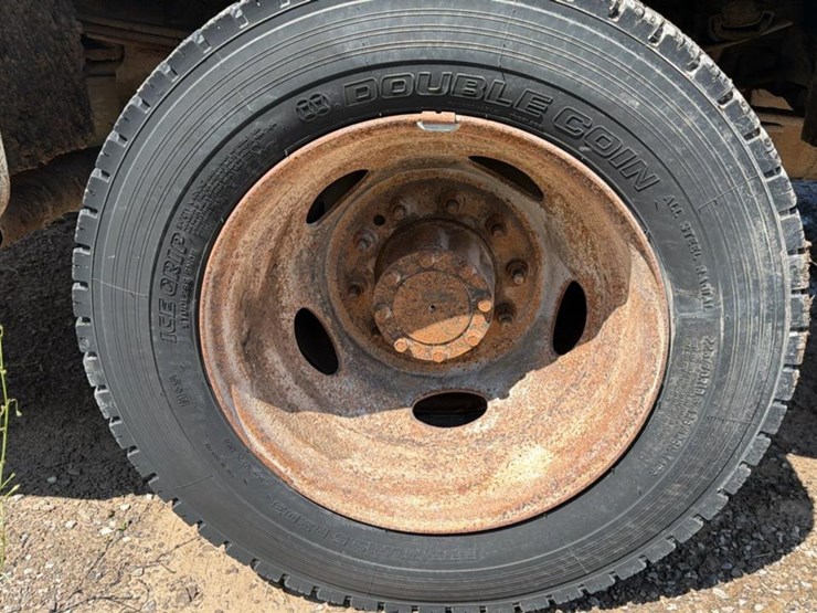 2013-ford-f550-image-26