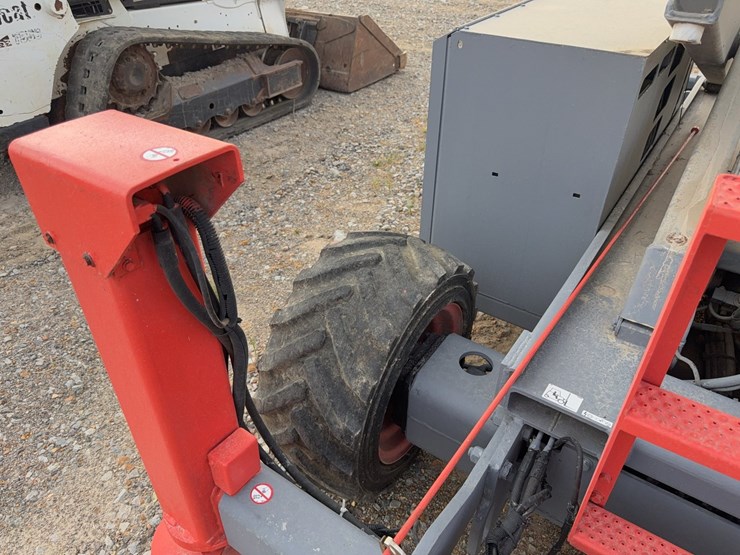 skyjack-sj6832rt-image-12