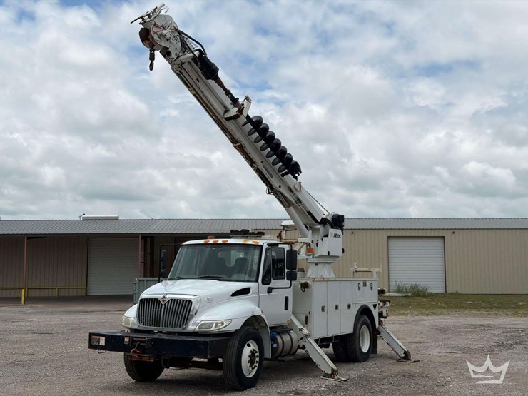 2019-international-durastar-4300-image-1