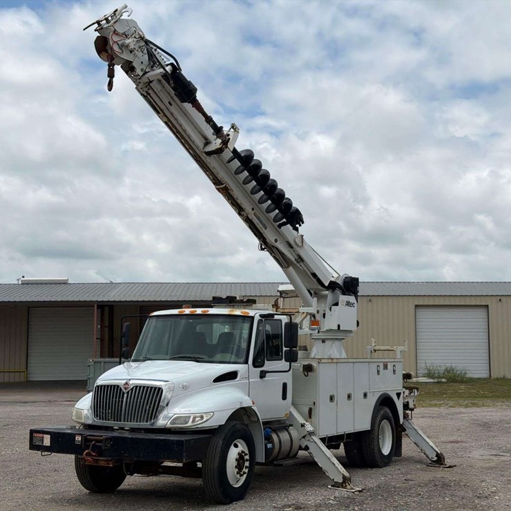2019 INTERNATIONAL DURASTAR 4300