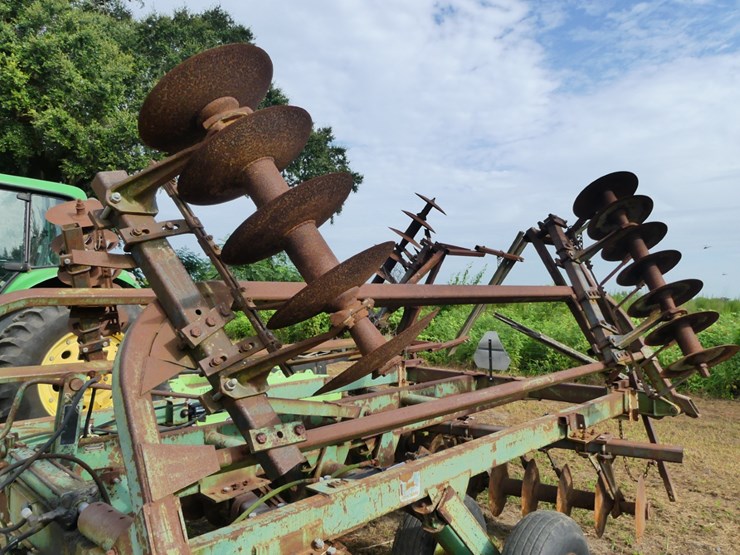 john-deere-235-image-5