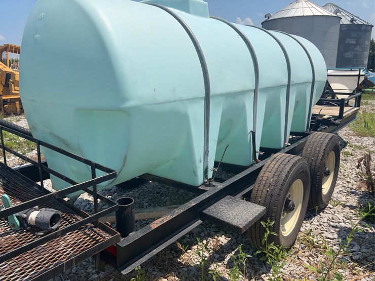 1000-gallon-nurse-tank-and-trailer-image-15