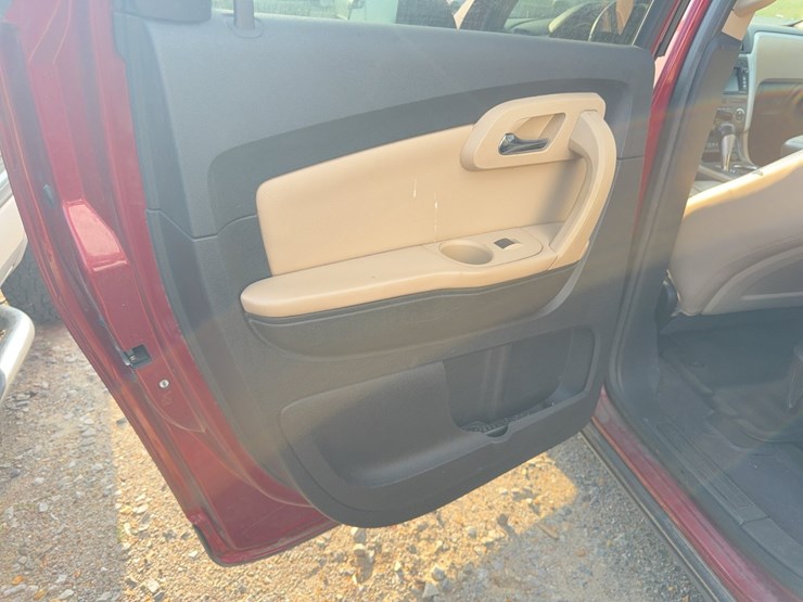 2010-chevrolet-traverse-image-42