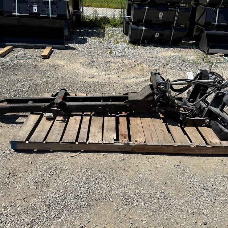 Kubota L4455A  4 Pt Hitch and Subframe Wh Auto Latch Uni-Tach