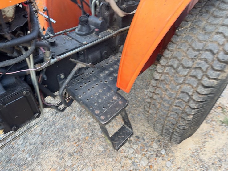 2004-tractor-king-200-image-43