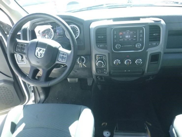 2015-dodge-1500-image-9