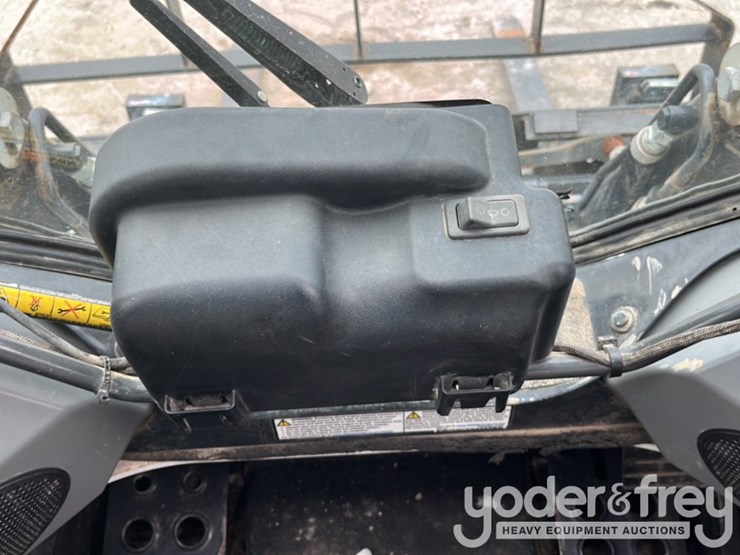 2022-bobcat-t870-image-39