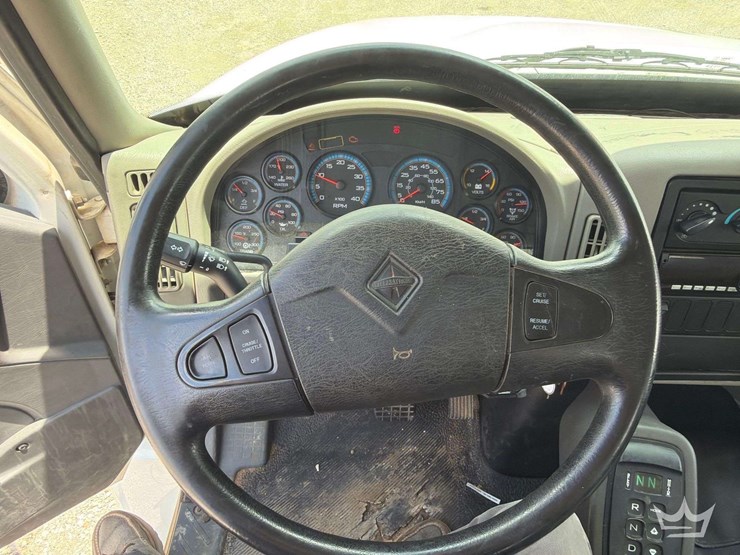 2019-international-durastar-4300-image-50