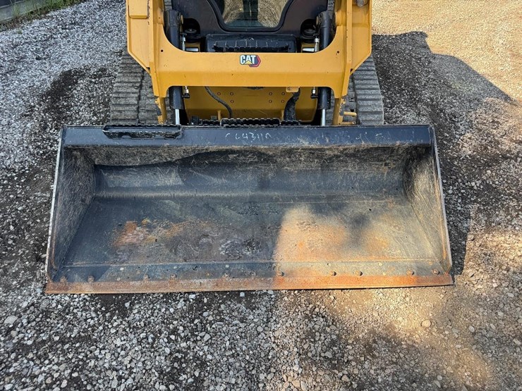 2020-caterpillar-249d3-image-10