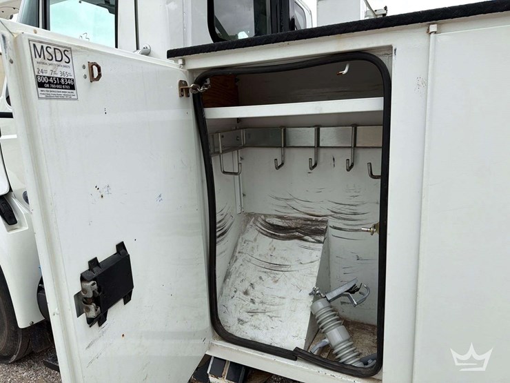 2019-international-durastar-4300-image-29