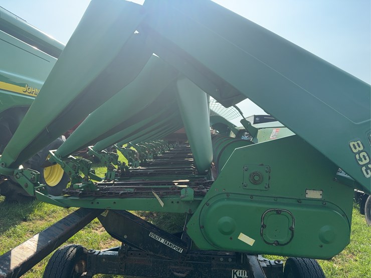 john-deere-8-image-3