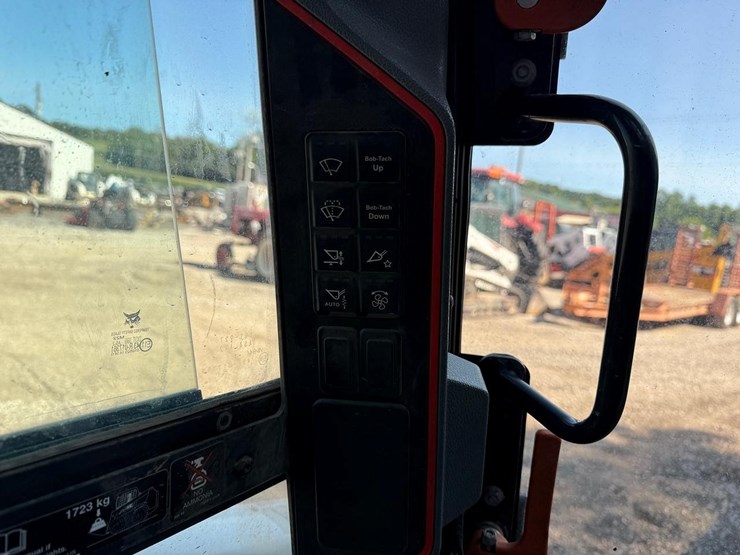 2023-bobcat-t86-image-27