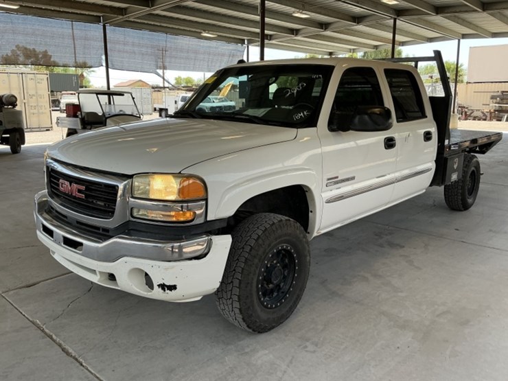 2005-gmc-sierra-2500hd-image-4