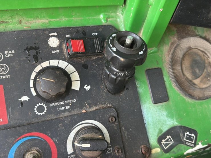 2006-deere-643h-image-38