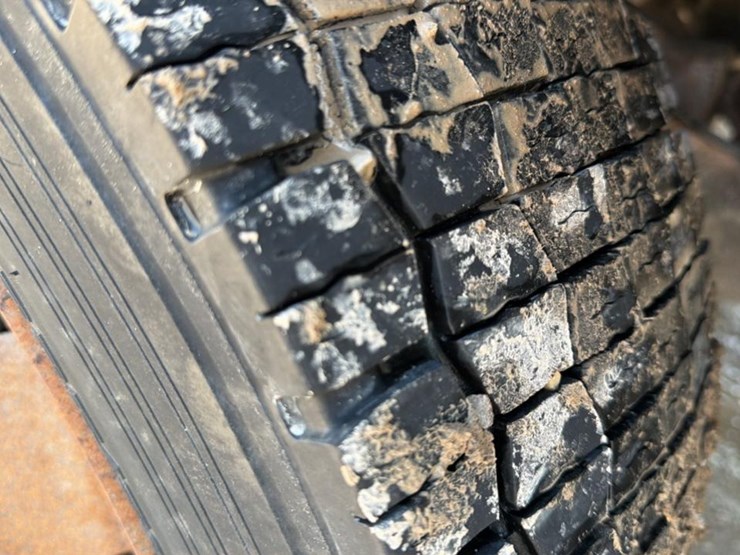 2013-ford-f550-image-21
