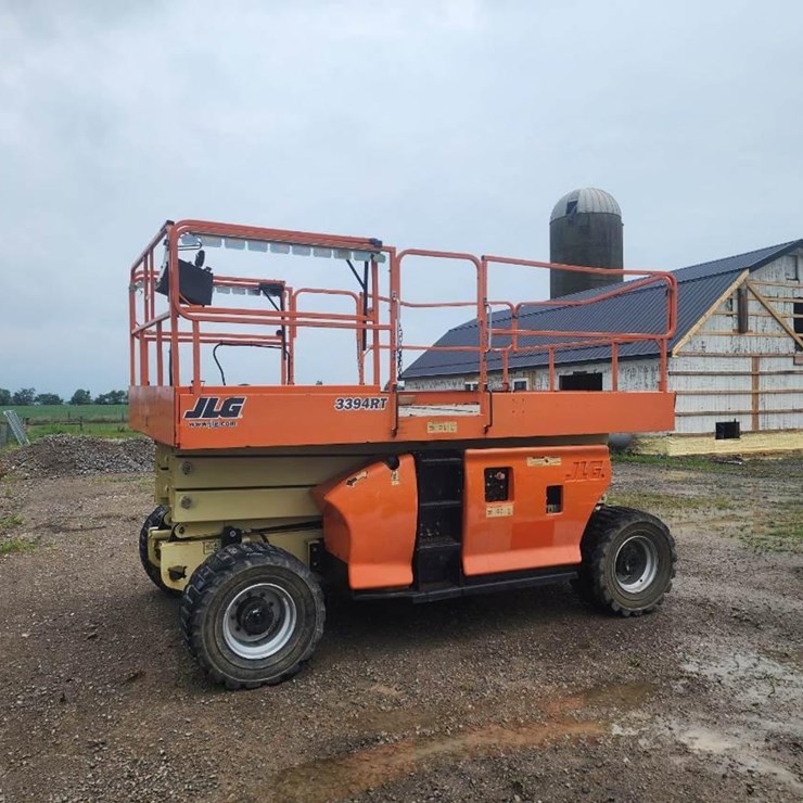#103 • 2014 JLG 339RT Scissor Lift