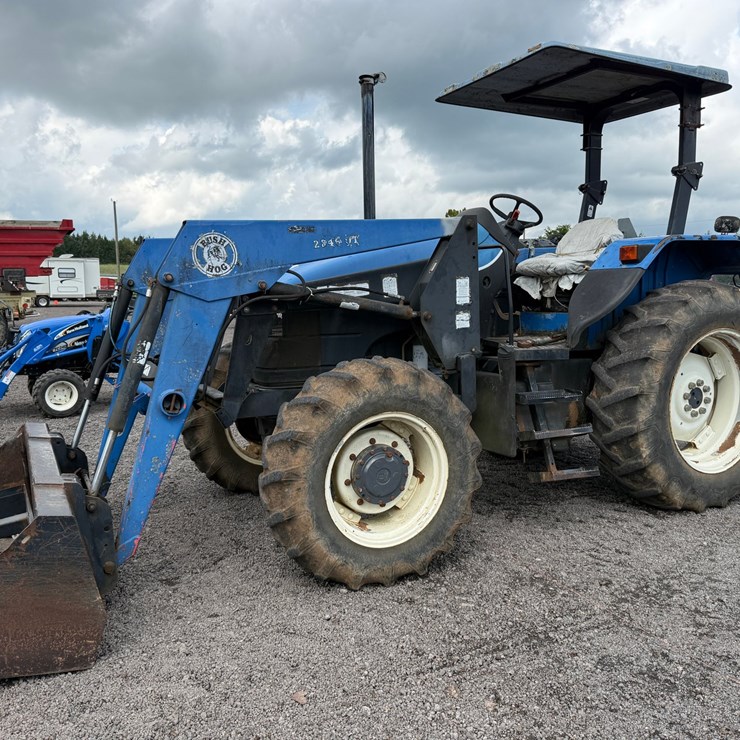 NEW HOLLAND TS100