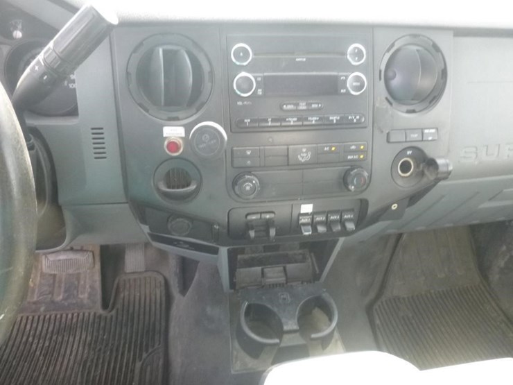 2011-ford-f550-image-16