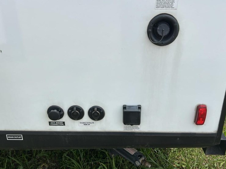 #143-•-2024-forest-river-coachmen-freedom-express-ultra-lite-246rks-camper-image-31