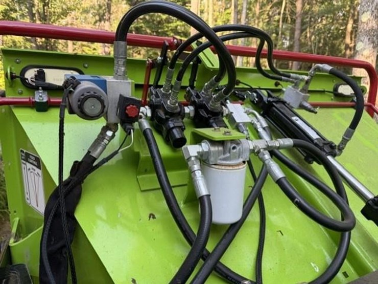 #159-•-2024-dyna-products-v12-31-towable-brush-chipper-image-25