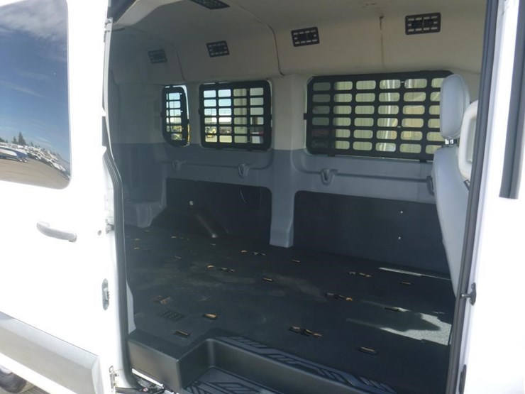 2017-ford-transit-image-7
